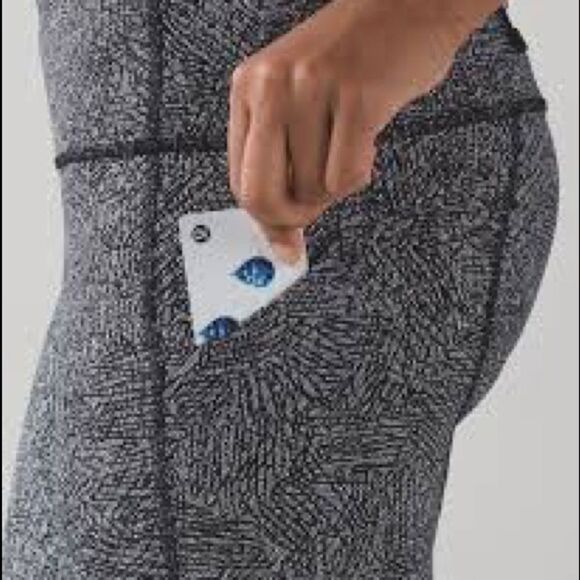 Lululemon Pace Rival Crop (19")
Line Up White Black / Black Sz 4 - Picture 3 of 11